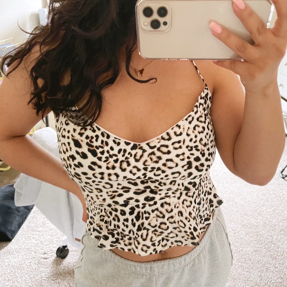 FOREVER 21 • Leopard Print Cross-back Cami Top •
